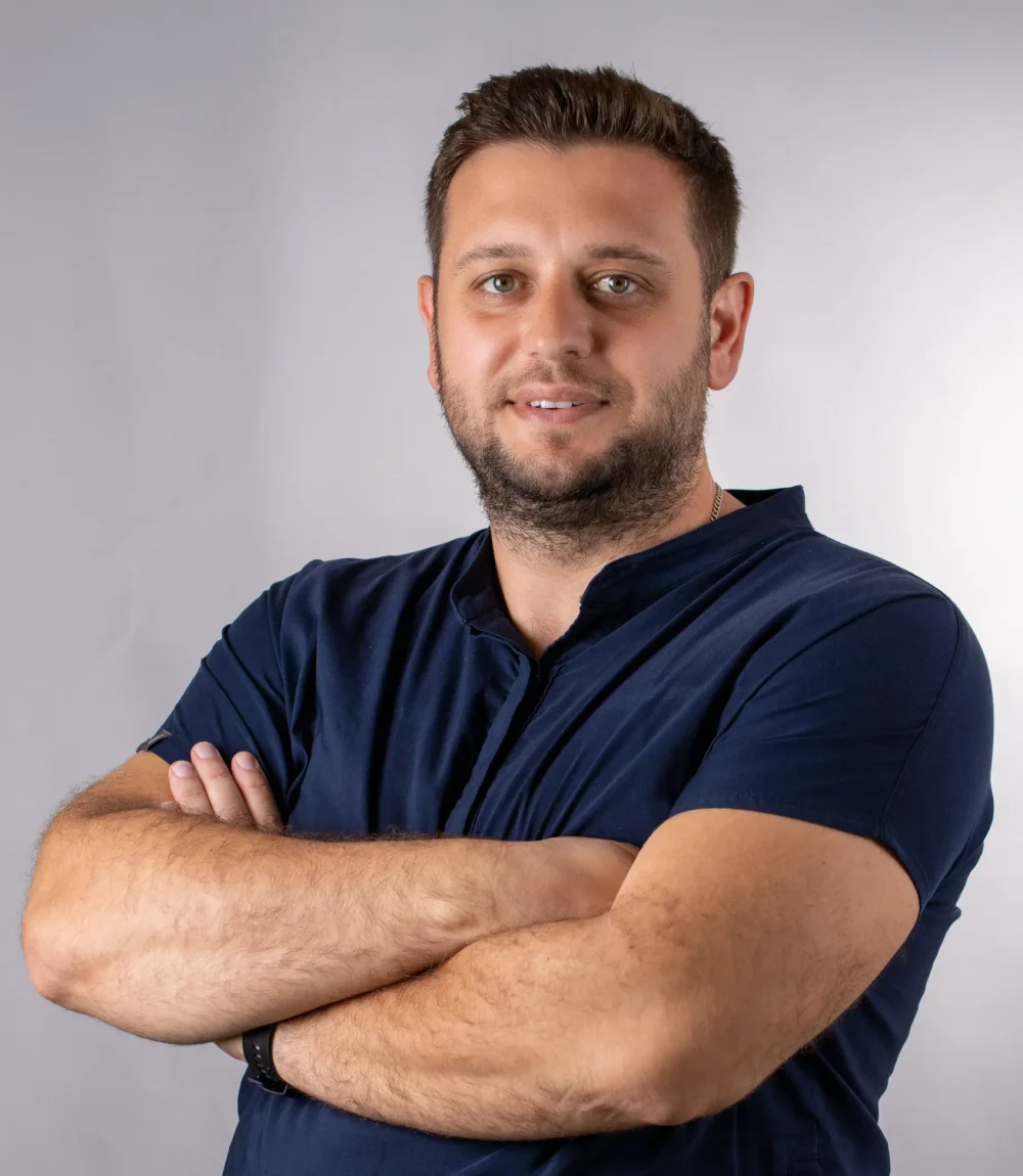 Dt. Deniz Çalışkan